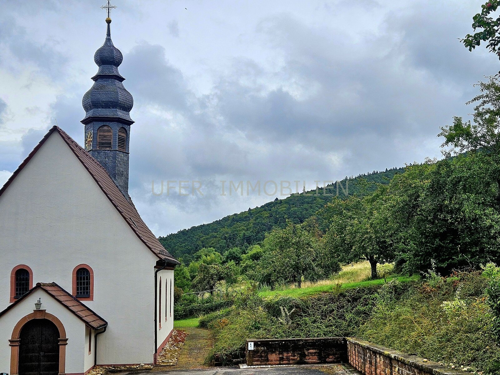 Großzügiges Mehrfamilienhaus am Waldrand-ideal als Ferienvermietung, mit Blick über Böllenborn