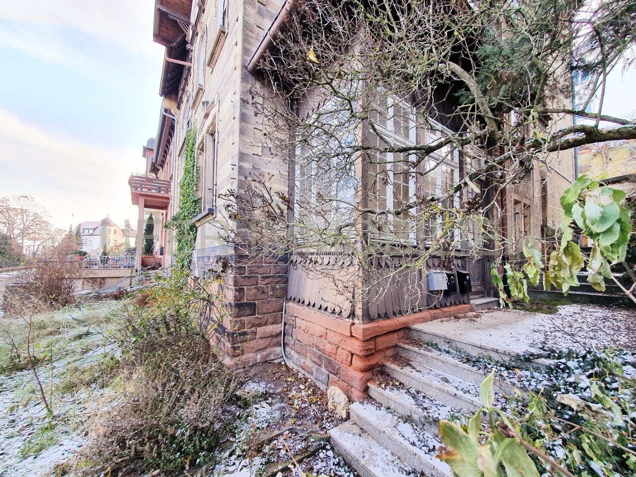 Neustadt an der Weinstraße: Zauberhafte, historische Stadtvilla mit Panorama Blick im Dornröschenschlaf !  Neustadt an der Weinstraße: Zauberhafte, historische Stadtvilla mit Panorama Blick im Dornröschenschlaf !