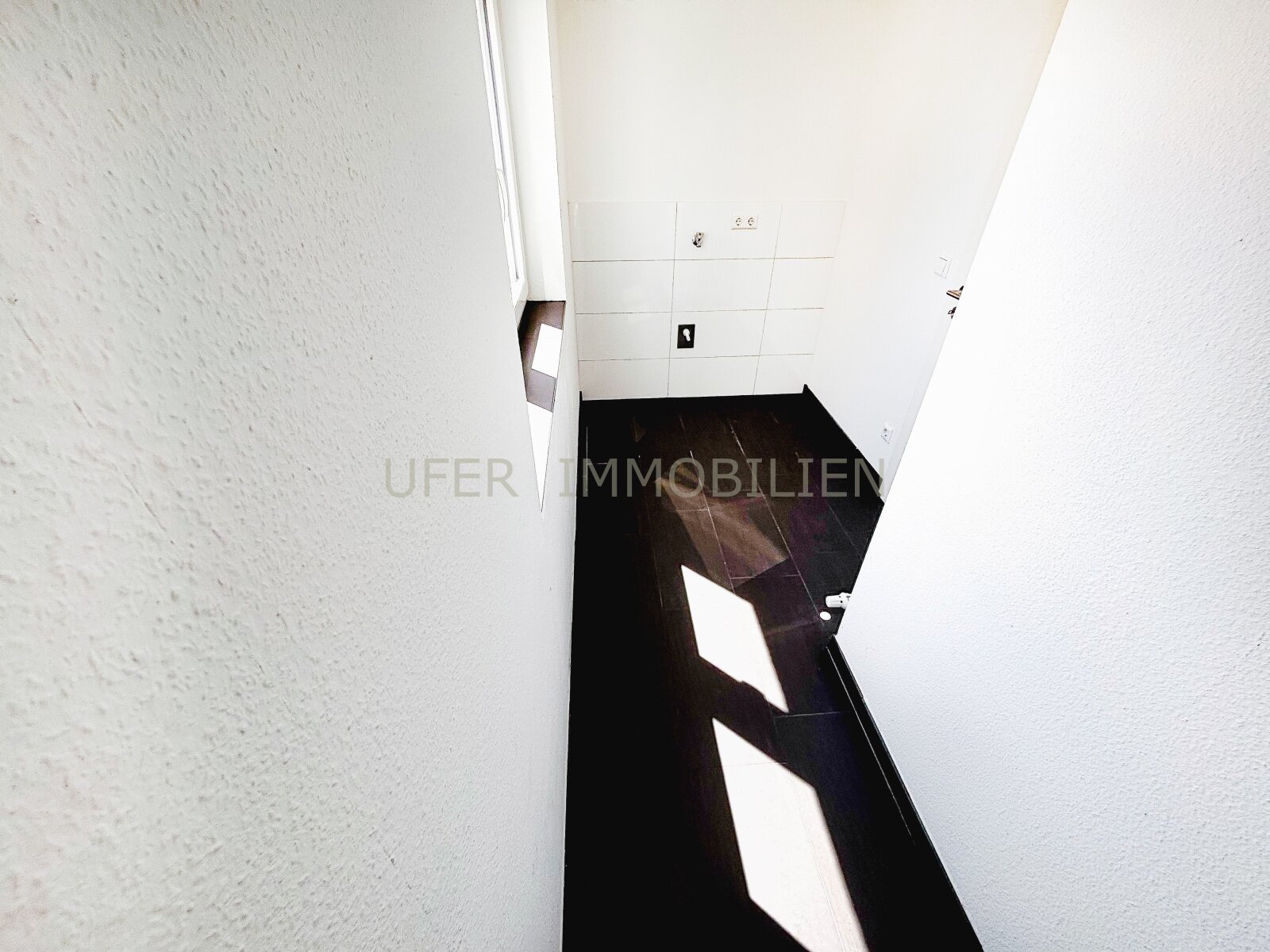 Helle, großzügige 3-Zimmer Penthouse mit traumhaften Fernblick - zentrale Lage