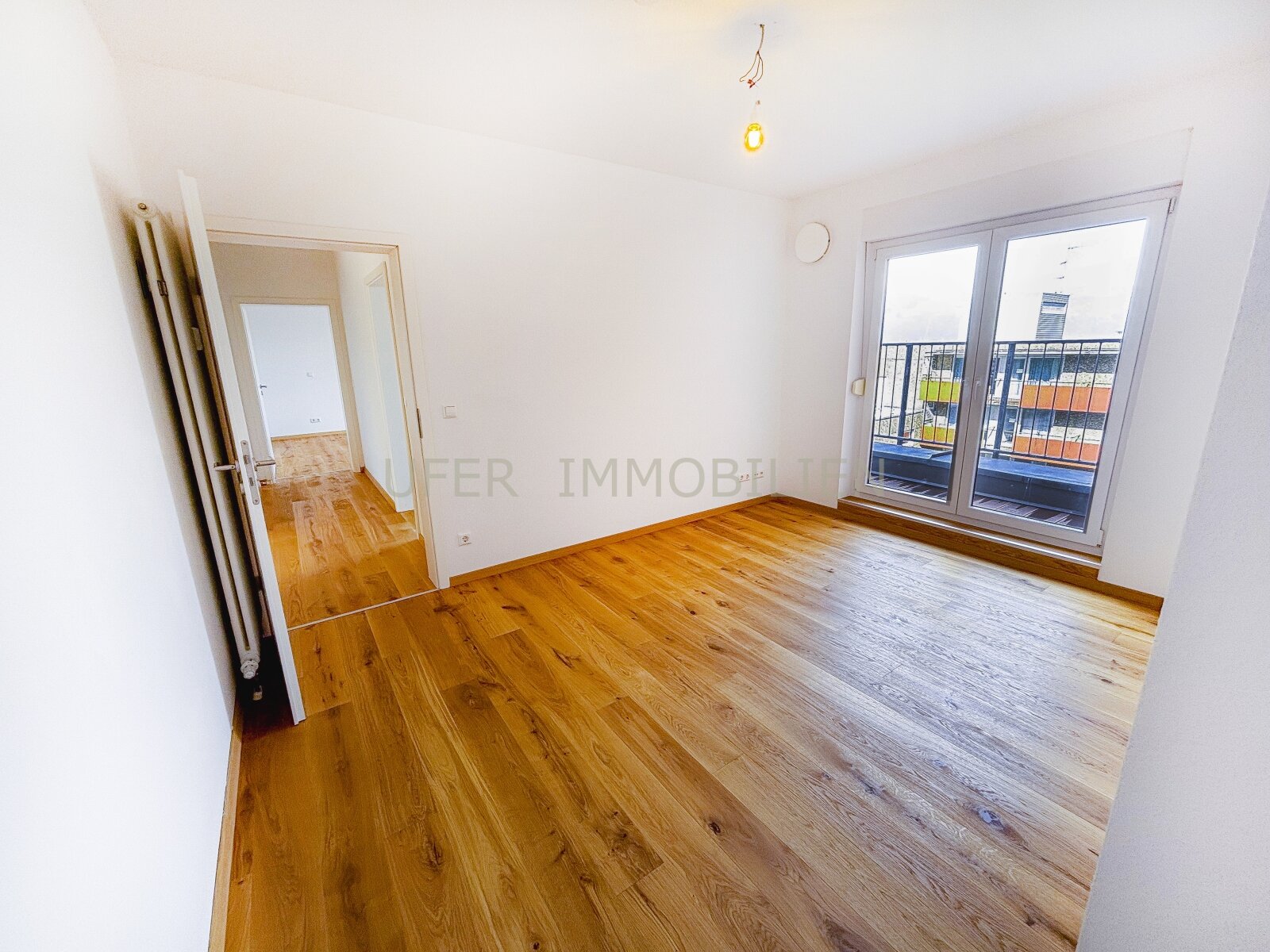Helle, großzügige 3-Zimmer Penthouse mit traumhaften Fernblick - zentrale Lage