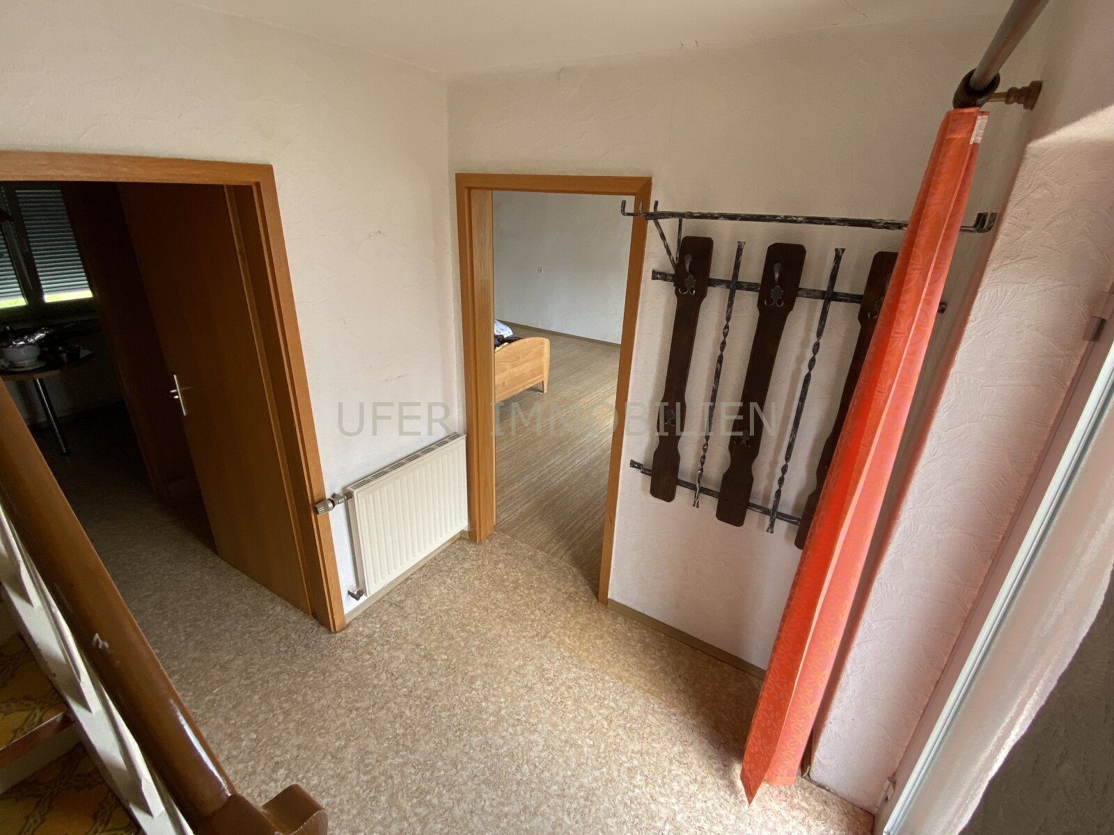 Freistehendes Einfamilienhaus mit großem Garten in ruhiger Waldrandlage