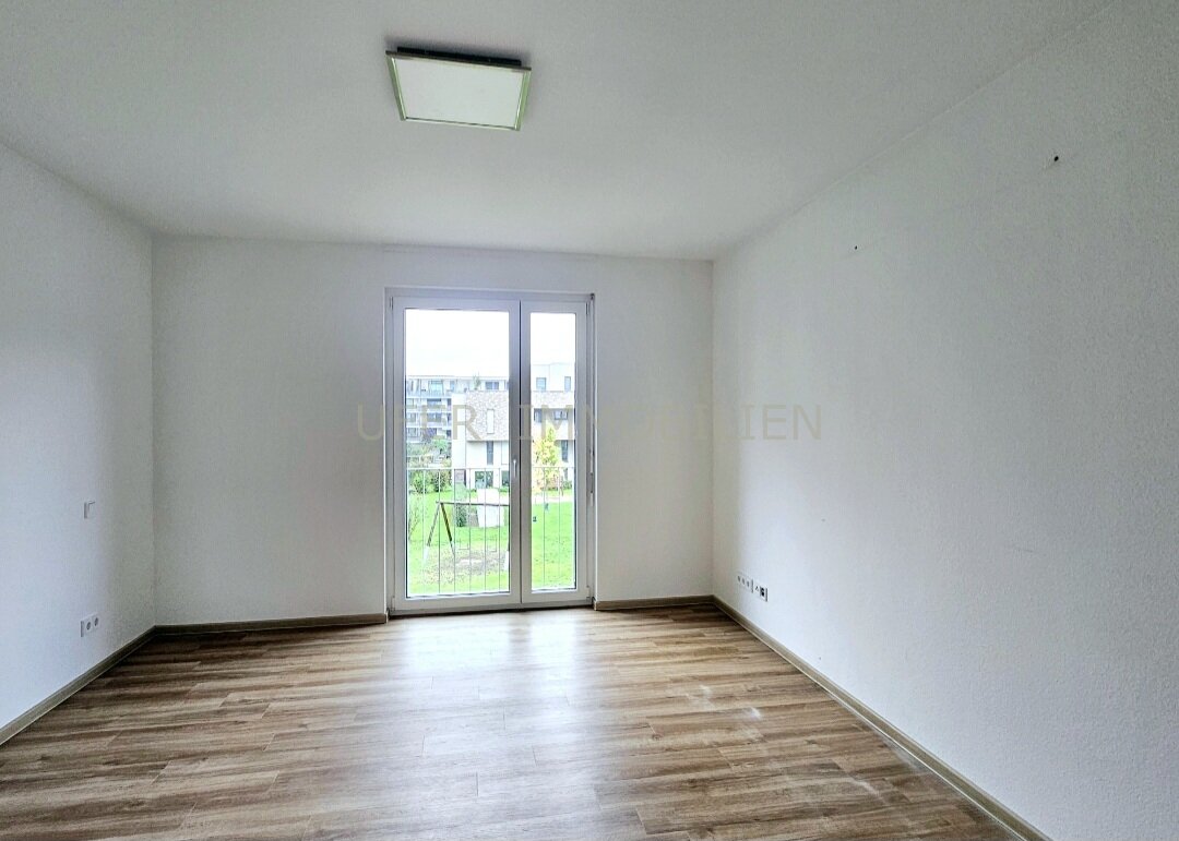 Moderne, lichtdurchflutete 2-Zimmer-Wohnung mit zwei Balkonen und Tiefgaragenstellplatz