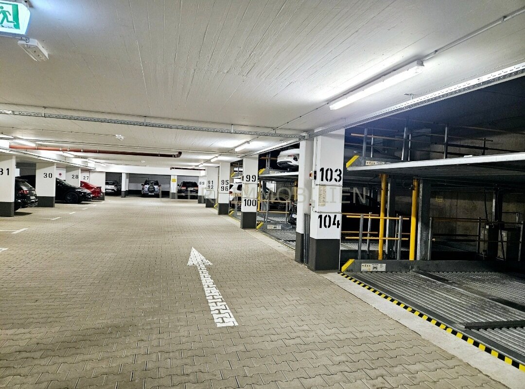 Moderne, lichtdurchflutete 2-Zimmer-Wohnung mit zwei Balkonen und Tiefgaragenstellplatz