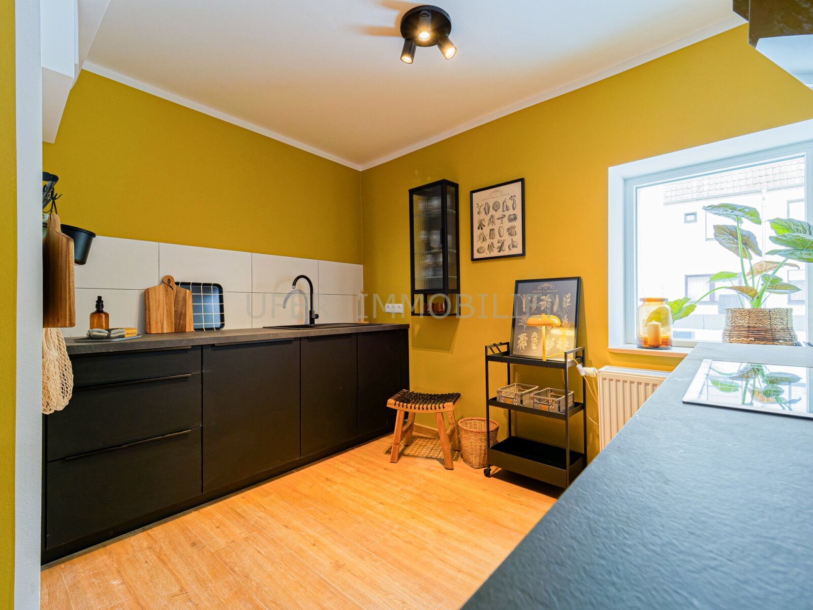 Geräumige, möblierte 6,5-Zimmer-Wenwohnung – ideal als Firmenwohnung auf Zeit, WG oder Großfamilienwohnung