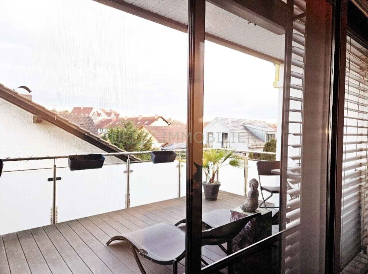 Terrasse Blick vom Wohn-Essbereich