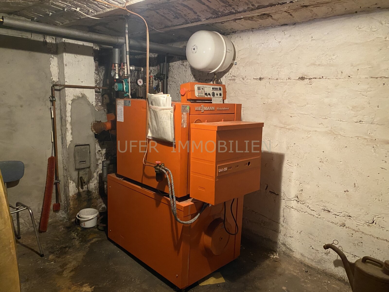 Freistehendes Einfamilienhaus mit großem Garten in ruhiger Waldrandlage – sanierungsbedürftig