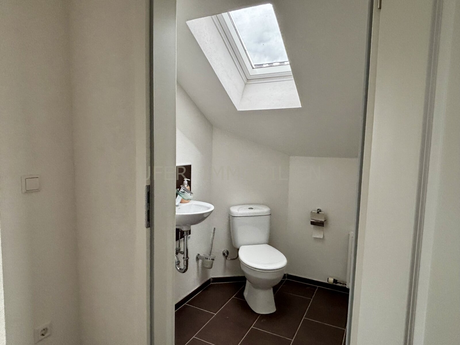 WC DG WC DG