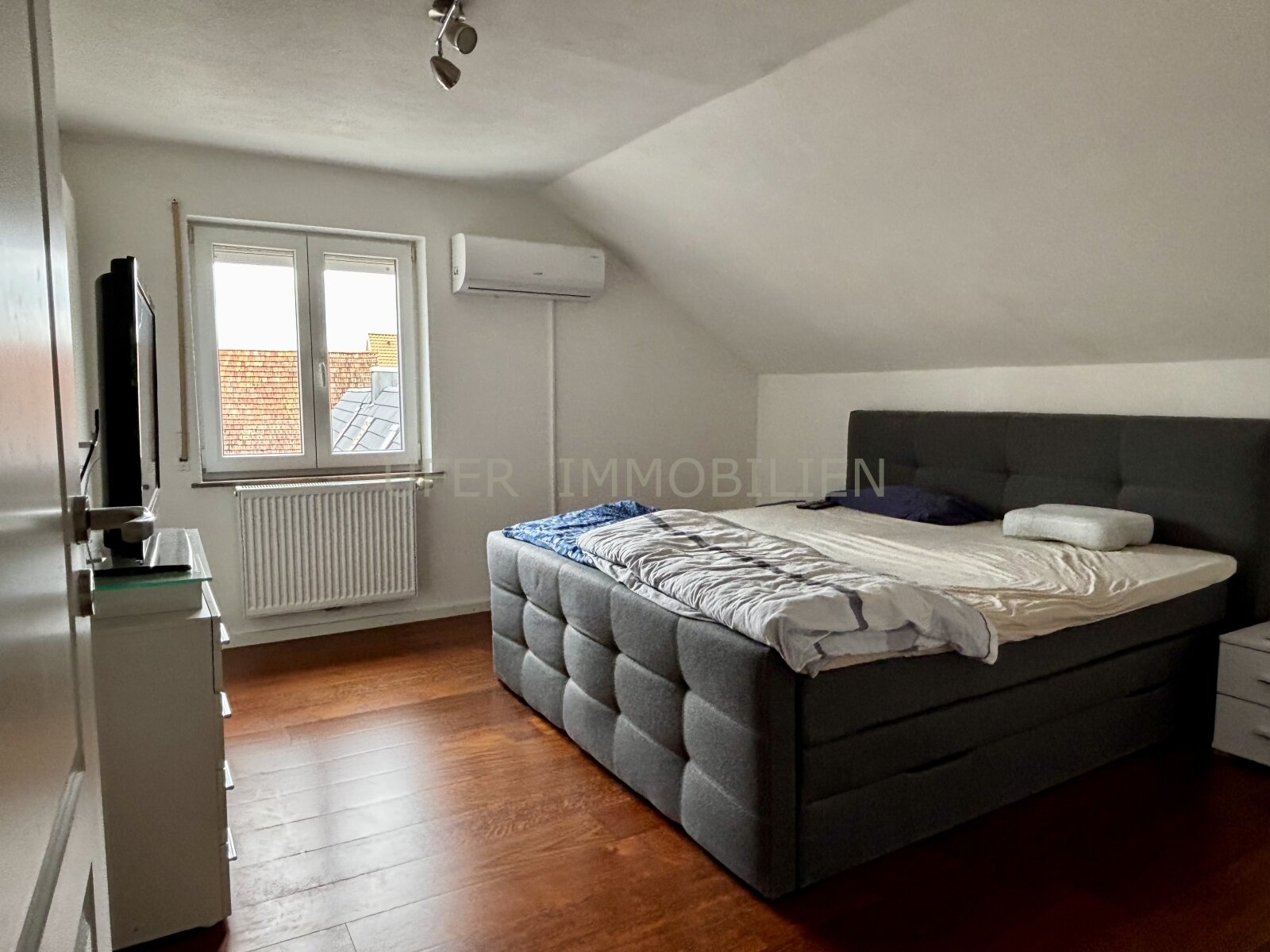 Schlafzimmer mit Ankleideraum DG Schlafzimmer mit Ankleideraum DG
