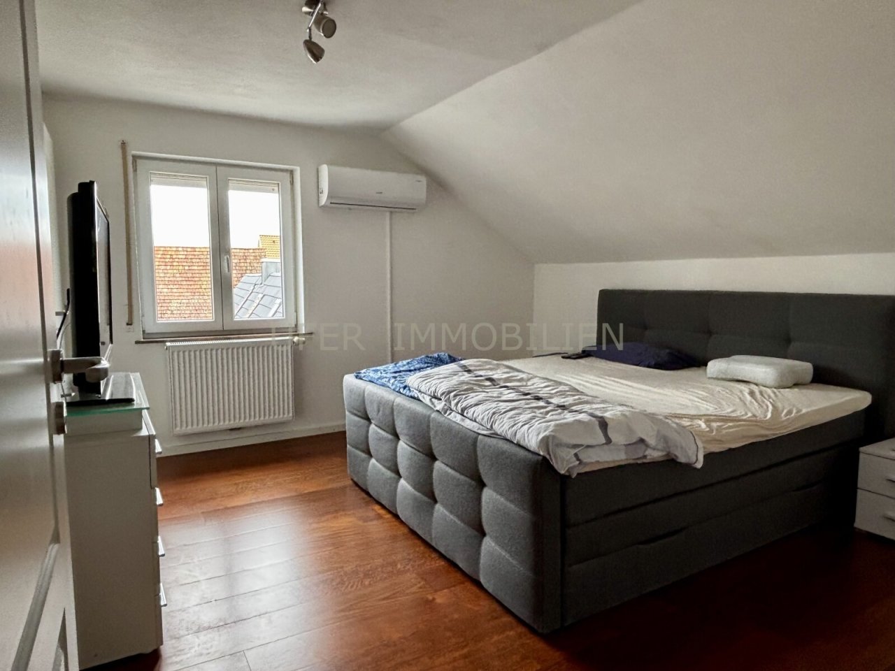 Schlafzimmer mit Ankleideraum DG Schlafzimmer mit Ankleideraum DG
