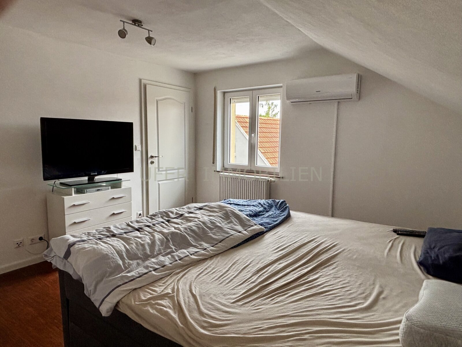 Schlafzimmer mit Ankleideraum DG Schlafzimmer mit Ankleideraum DG