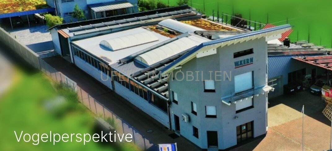 Lagerhallen mit Büroturm