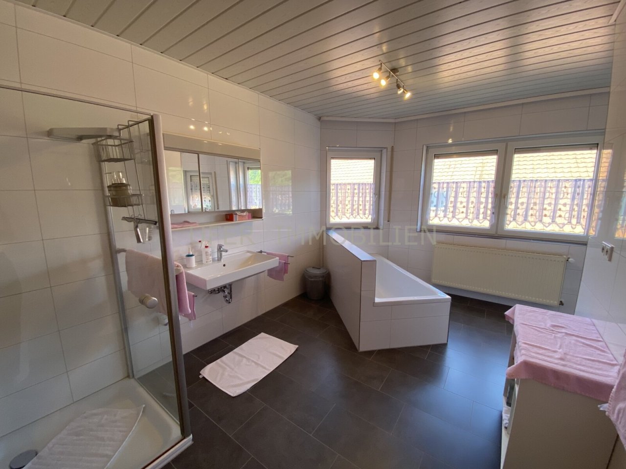 Badezimmer O.G. Badezimmer O.G.