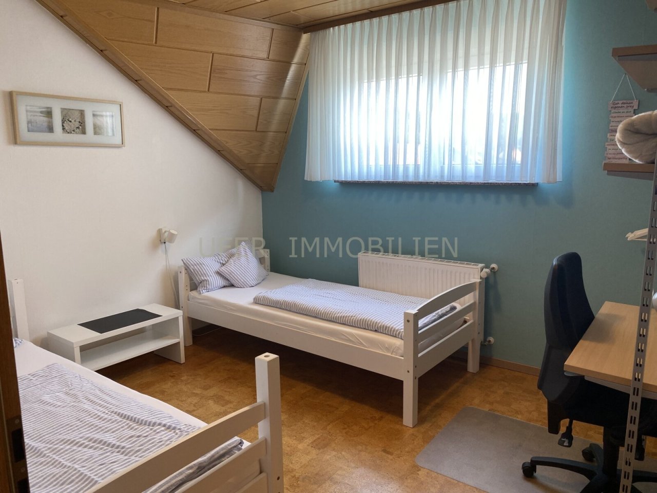 Schlafzimmer 1 O.G. Schlafzimmer 1 O.G.